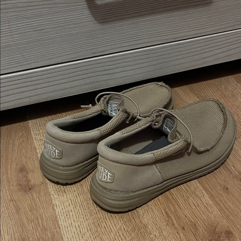 Beige Hey Dudes